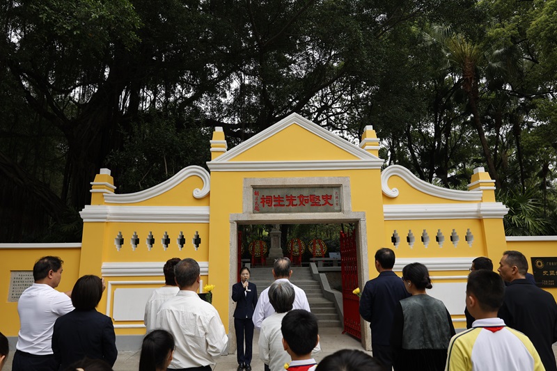 讲解员宣讲.JPG